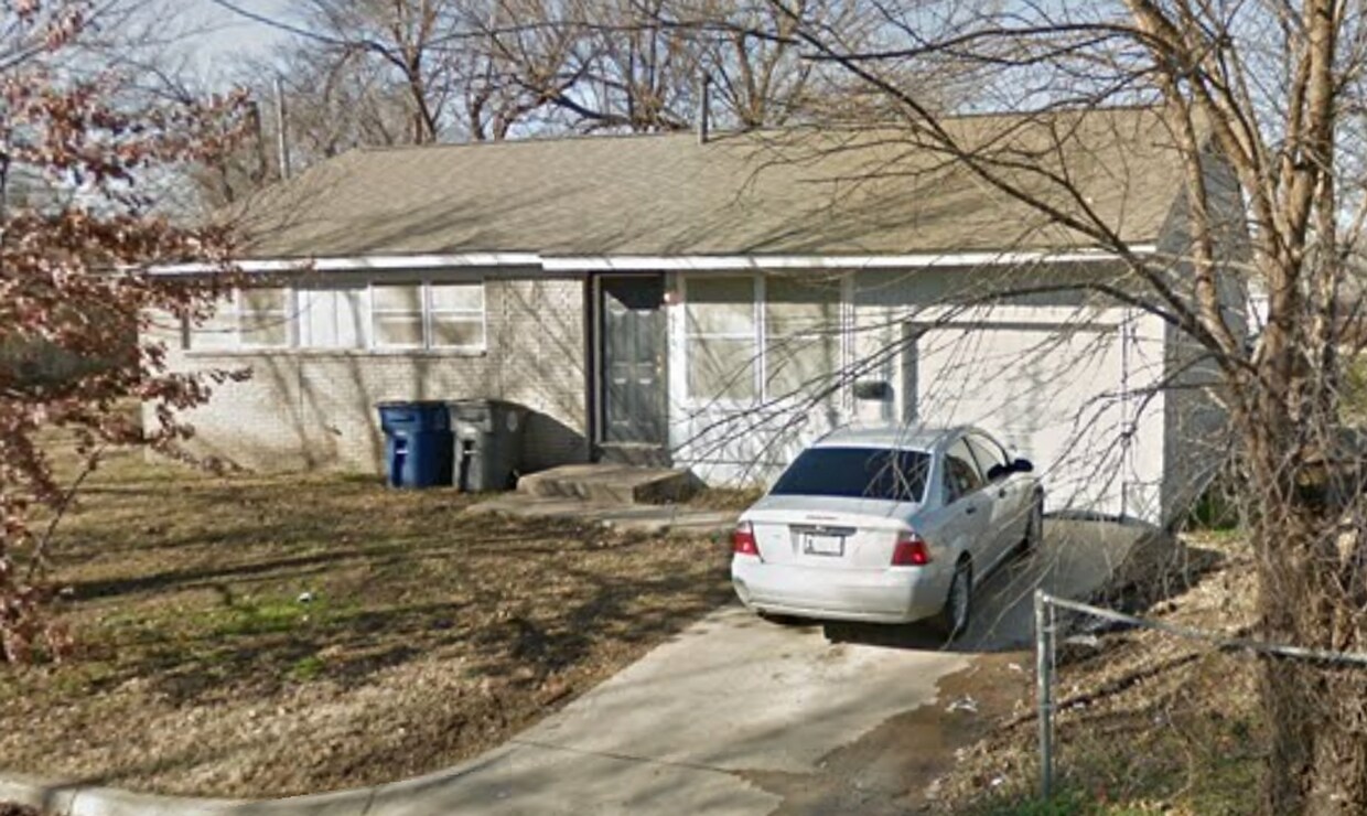 Primary Photo - Simple and Comfortable 2-bedroom, 1-bathro...