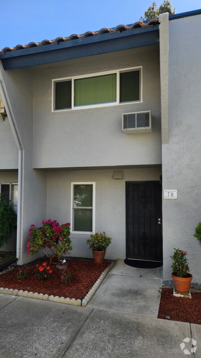 Building Photo - 1001 Murrieta Blvd