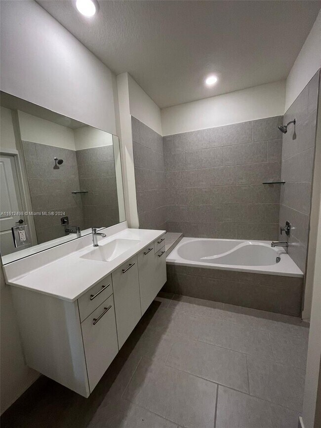 Foto del edificio - 8167 NW 41st St