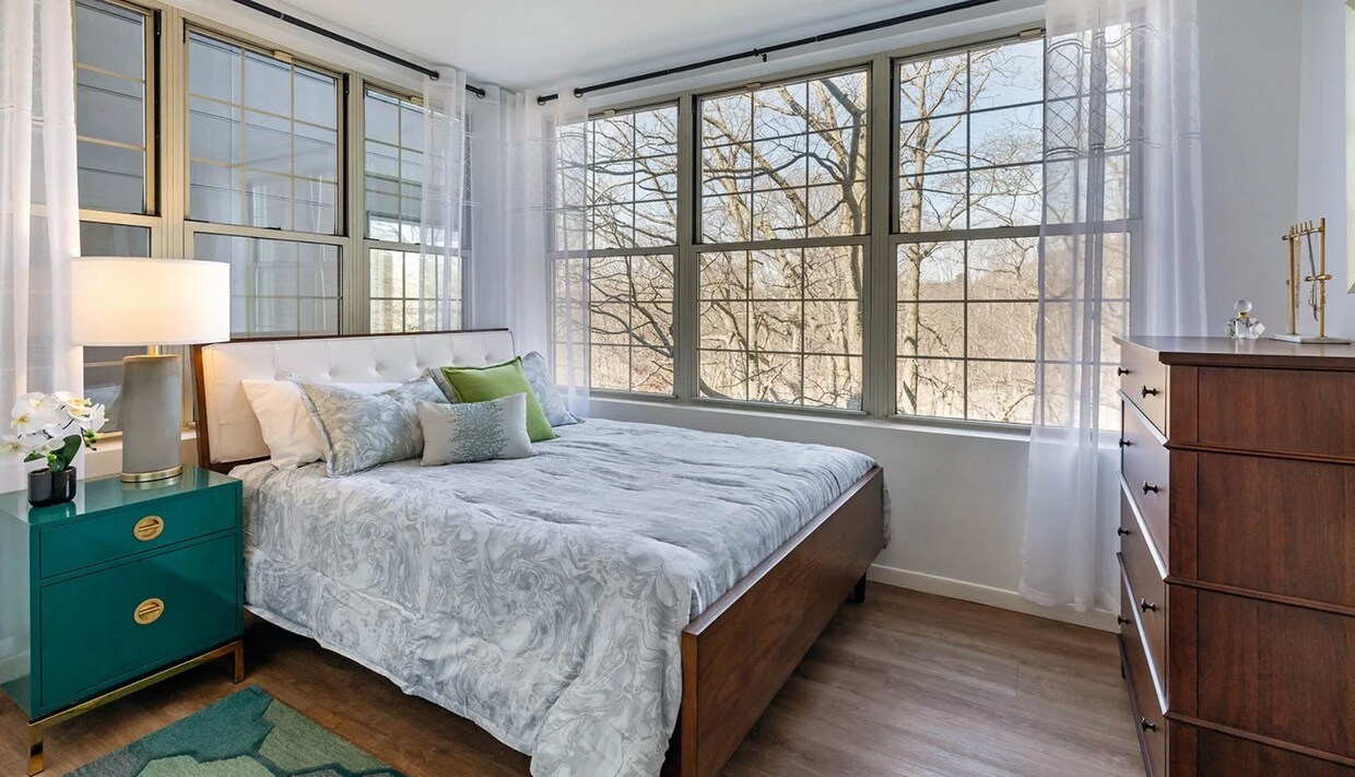 Primary Photo - 226 S Huntington Ave