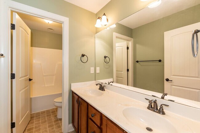 Foto del edificio - Lovely Large Family Home in Fuquay!