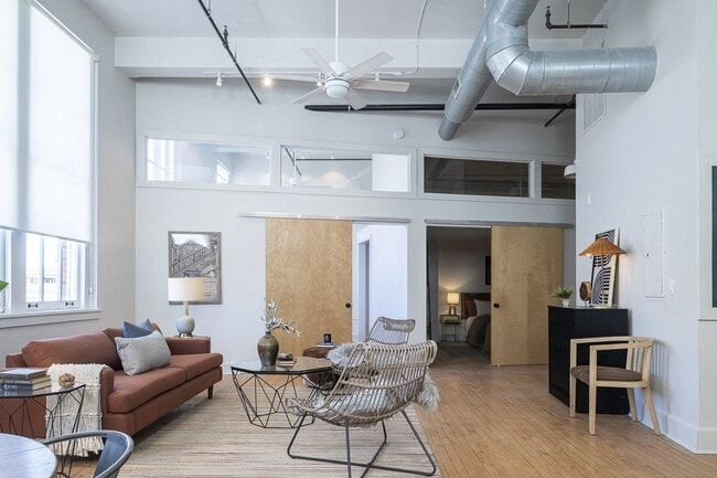 Building Photo - Capstone Apartments