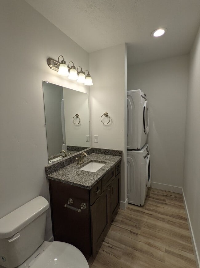 Foto del edificio - 578 Lewski Ln