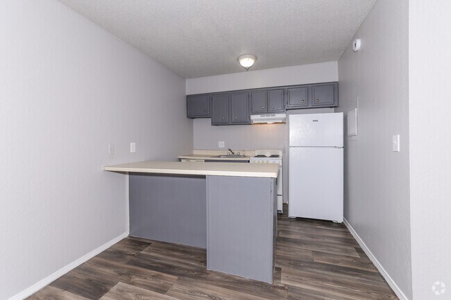 1 habitación, 1 baño - 750 pies cuadrados - Izquierda - Cocina - Sullivans Landing Apartments