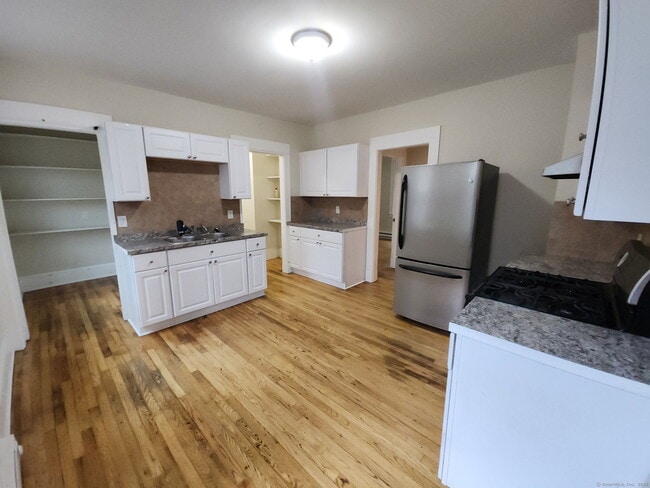 Building Photo - 51 Wildwood Ave