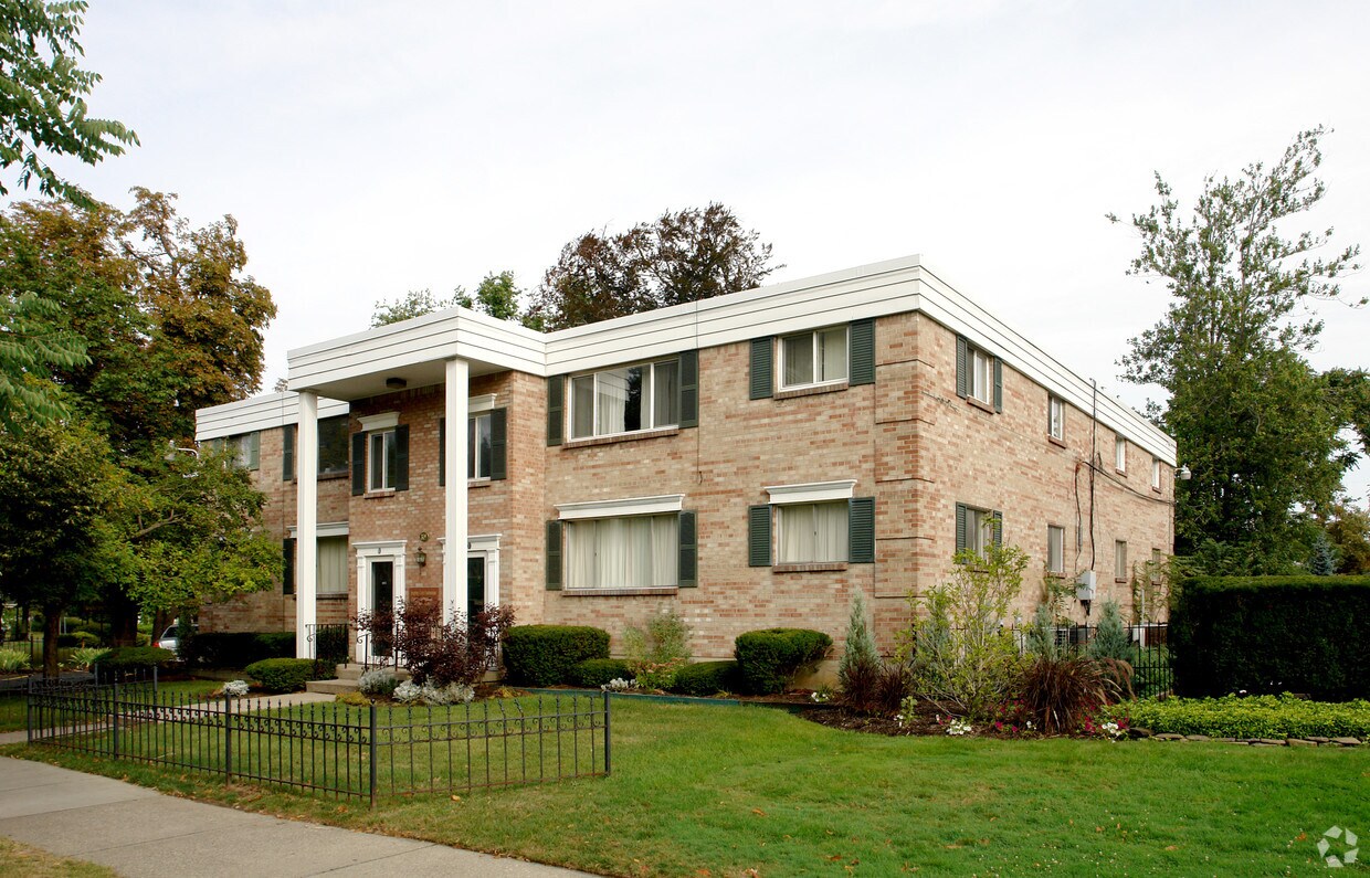 Primary Photo - Symphony Circle Condominium