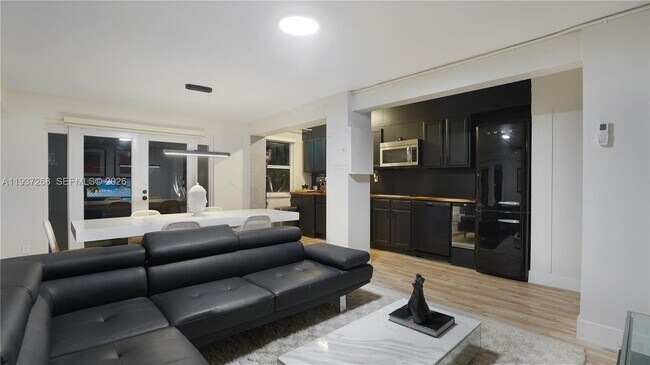 Foto del edificio - 1645 NE 9th Ave