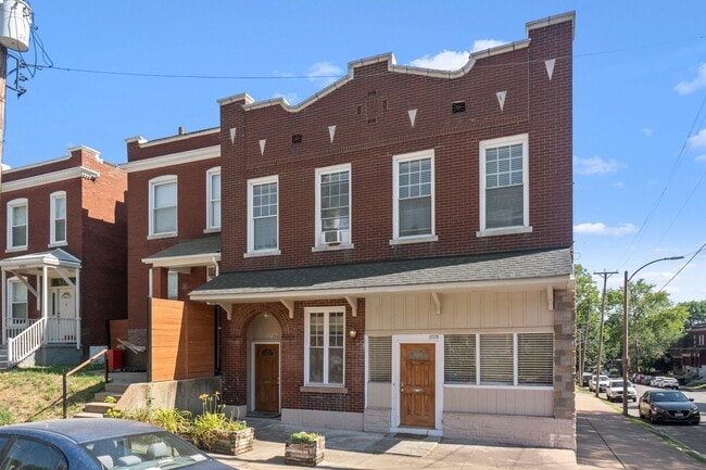 Building Photo - 3728 Fairview Ave