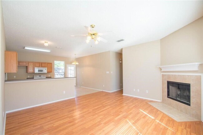 Foto del edificio - 6316 Downeast Dr