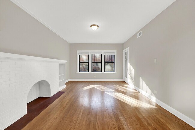 Foto del edificio - 2516-2526 N Kedzie Blvd