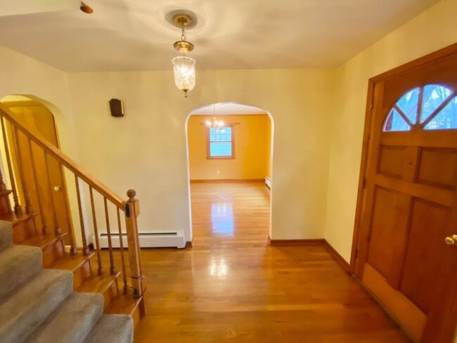 Photo - 4 Bedroom Home in Burlington VT Available ...