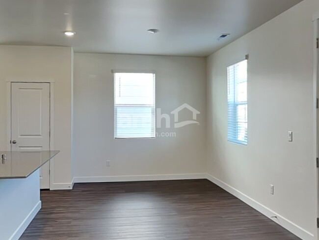 Foto del edificio - 4806 87th Ave NE