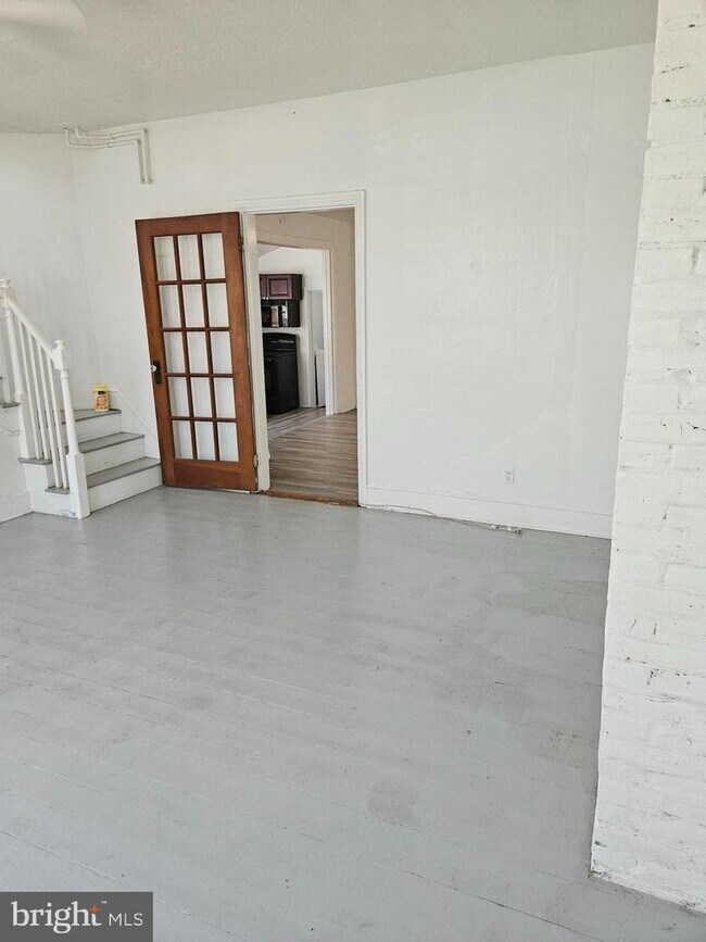 Building Photo - 136 Front St