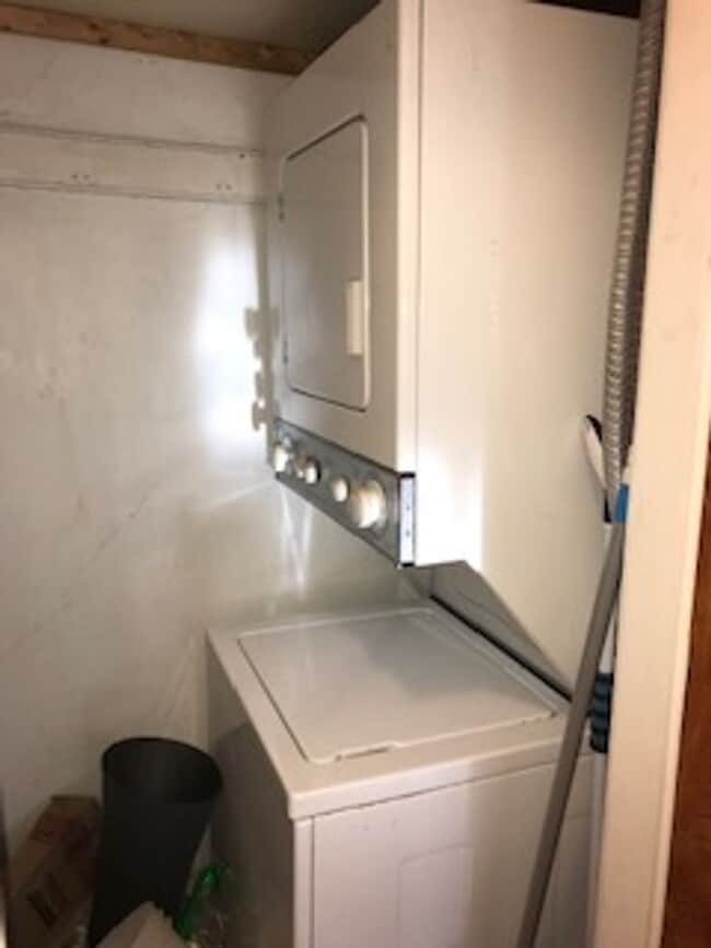 Building Photo - No Brokers Fee, In-Unit Washer and Dryer, Heat, Hot Water Included, Balcony, Parking for Rent