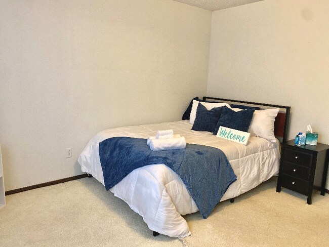 bedroom 1 - 626 S Beeman St