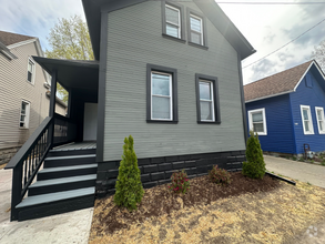 Building Photo - 3205 Trowbridge Ave