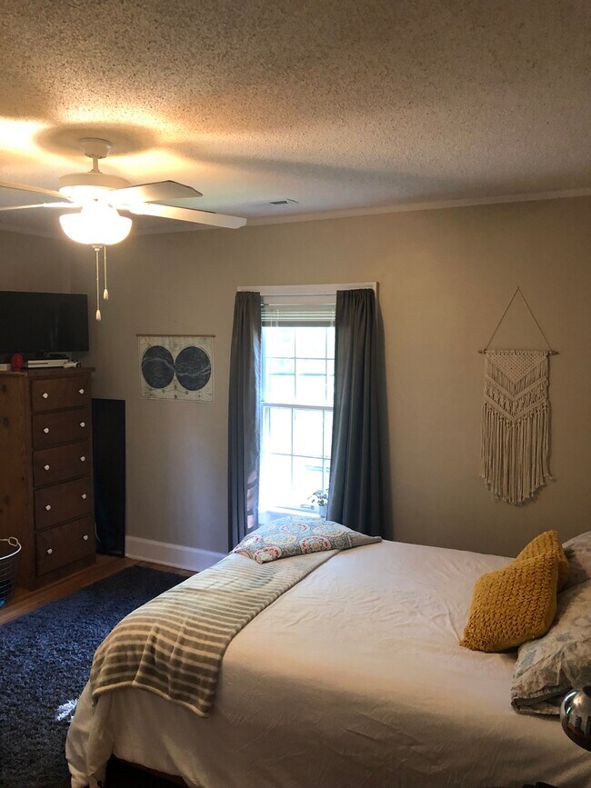 Foto del edificio - 2640 Lake St