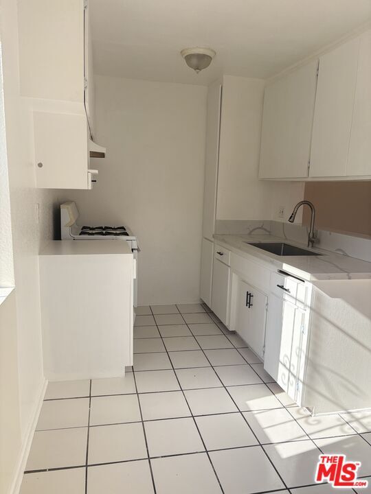 Foto principal - 961 S Kenmore Ave
