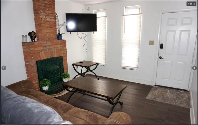 Foto del edificio - 1226 W Cross St