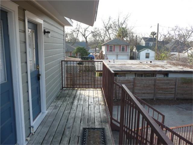 Building Photo - 1036 Louise St
