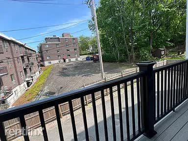 Foto del edificio - 4 br, 3 bath House - 6 Cufflin St Apt 1E