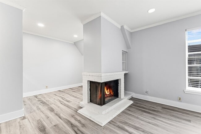 Building Photo - 2501 Marilee Ln