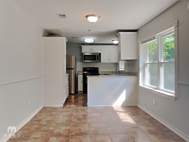 Building Photo - 108 Brookwood Dr