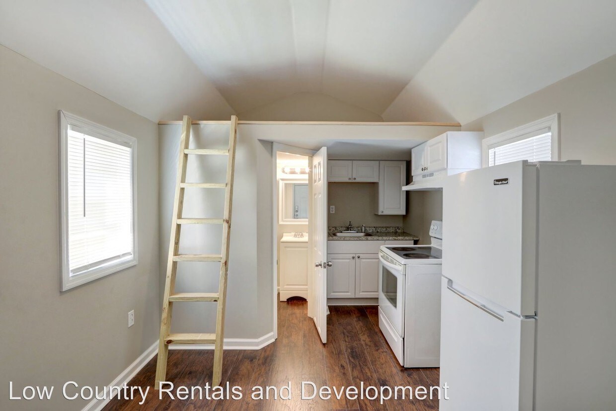 Primary Photo - 1205 E 40th St