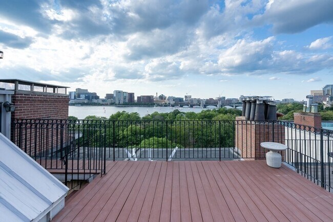 Foto del edificio - 122 Beacon St