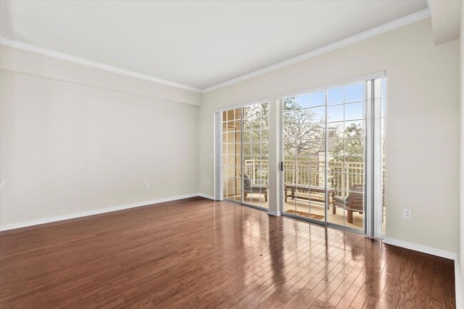 Building Photo - 3225 Turtle Creek Blvd Blvd