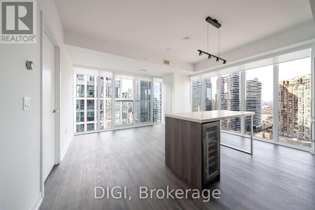 Building Photo - 8 Gloucester St