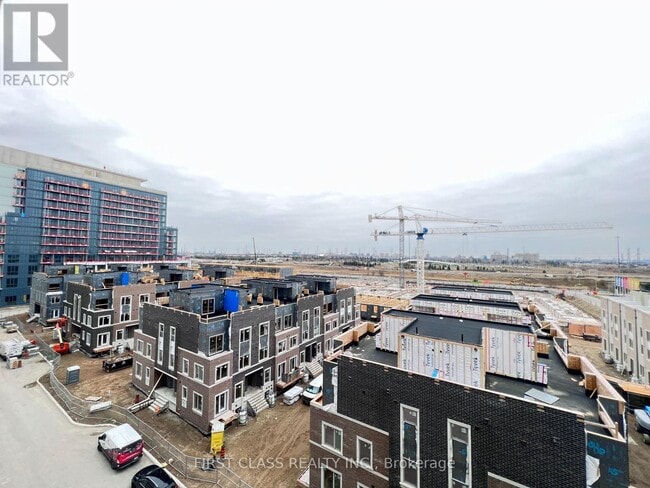 Building Photo - 10 Honeycrisp Cres