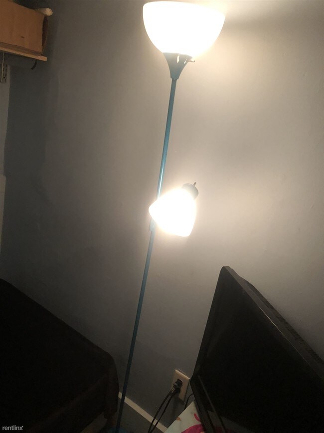 Foto del edificio - 4 br, 2 bath House - 214 West 16th Street