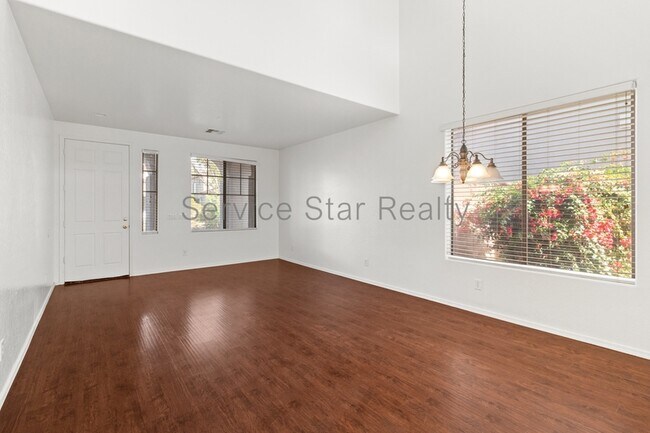 Foto del edificio - 1551 E Nightingale Ln