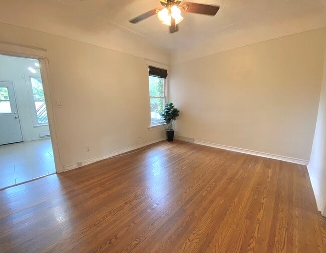 Building Photo - 189 Stinson St