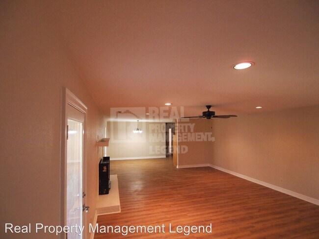 Building Photo - 3 br, 1.5 bath House - 140 Mcmakin Road