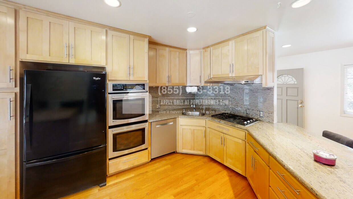 Primary Photo - 1465 Redwood Dr