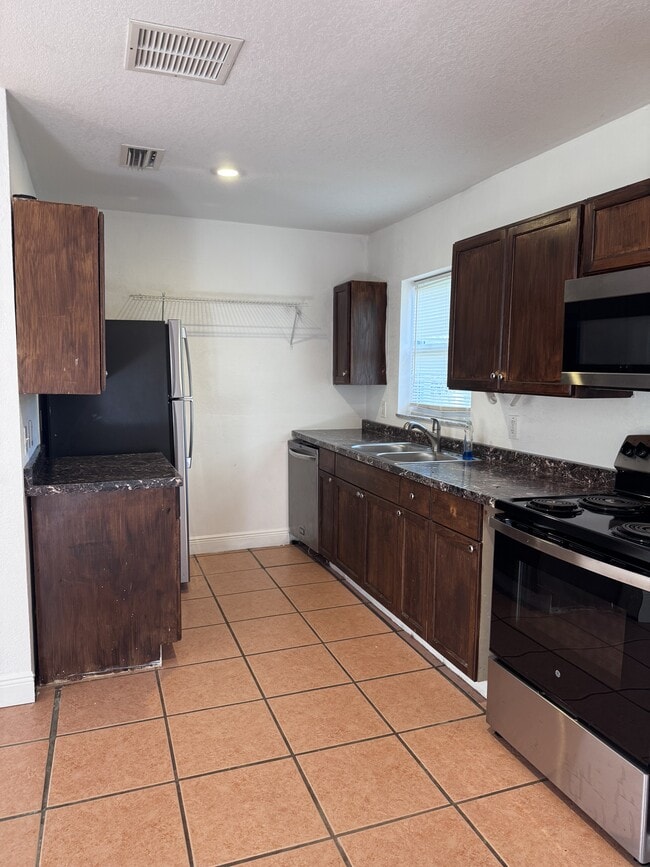 Foto del edificio - 151 SE Castana Ct