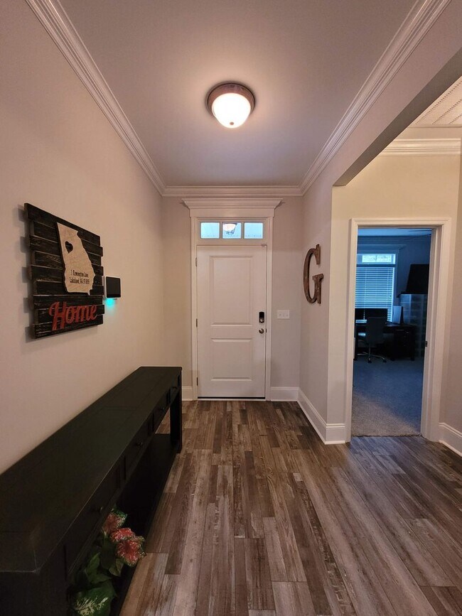Foto del edificio - Serene Living in Patriots Point: 4BR/3BA H...