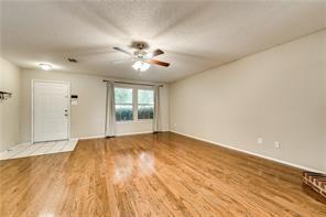 Building Photo - 2512 Red Oak Dr