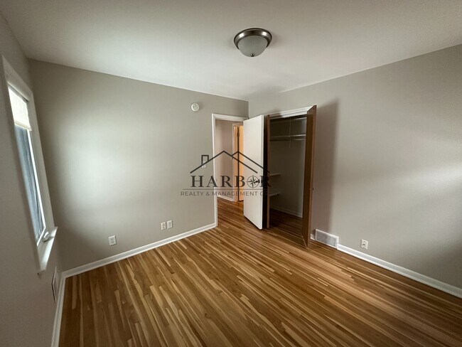 Foto del edificio - 1-11 1/2 2nd St SW