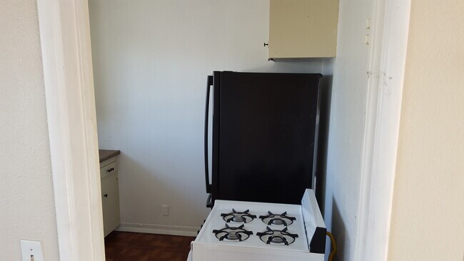 Kitchen - 1814 E Ocean Blvd