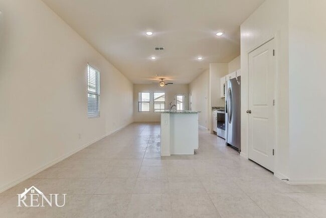 Building Photo - 18371 Conquistador Dr