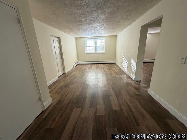 Building Photo - 270 Nesmith St