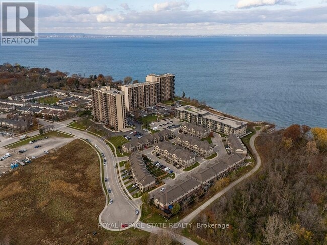 Building Photo - 12 Waterview Dr