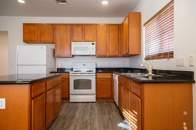 Building Photo - 6630 S Via Molino De Viento