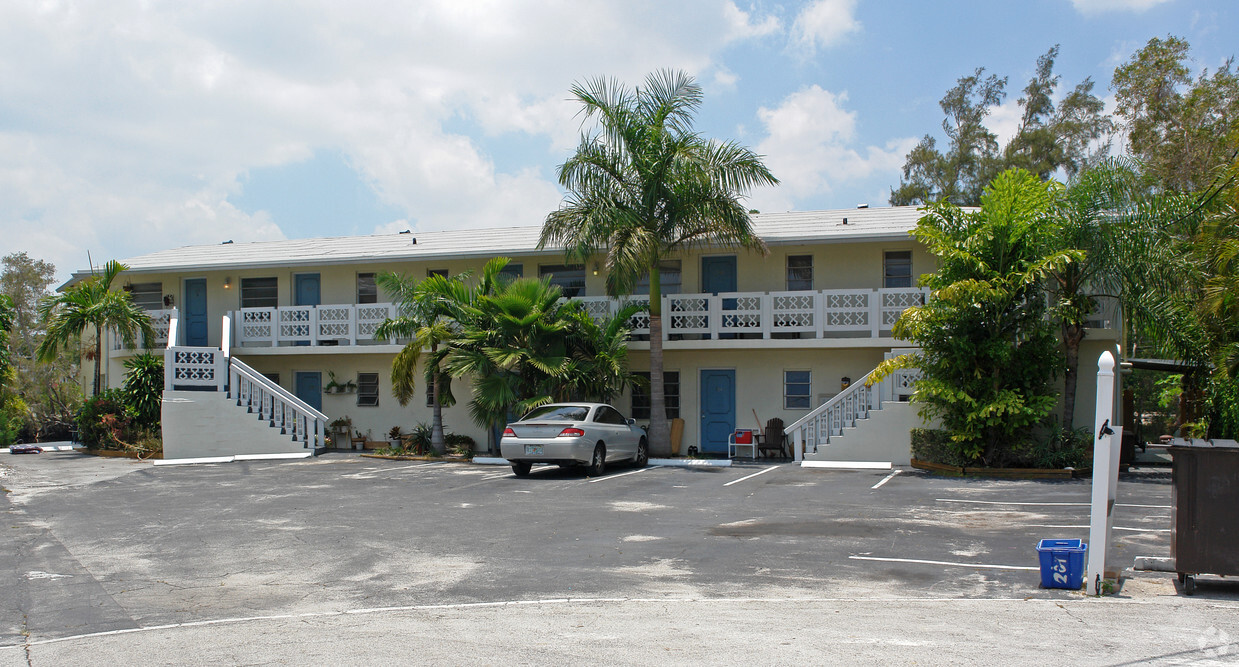 Primary Photo - Coral Ridge Isles Apartments