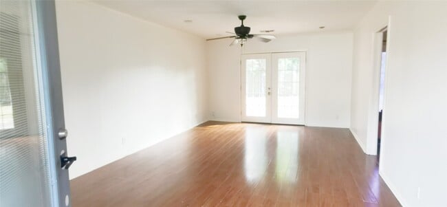 Building Photo - 6601 Sharpview Dr