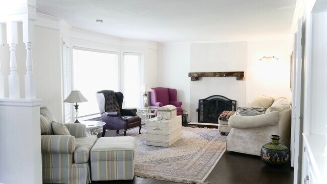 Building Photo - Charming 3bd/2ba Home!