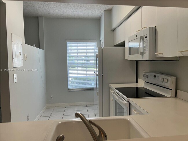 Foto del edificio - 11030 Tarpon Bay Ct